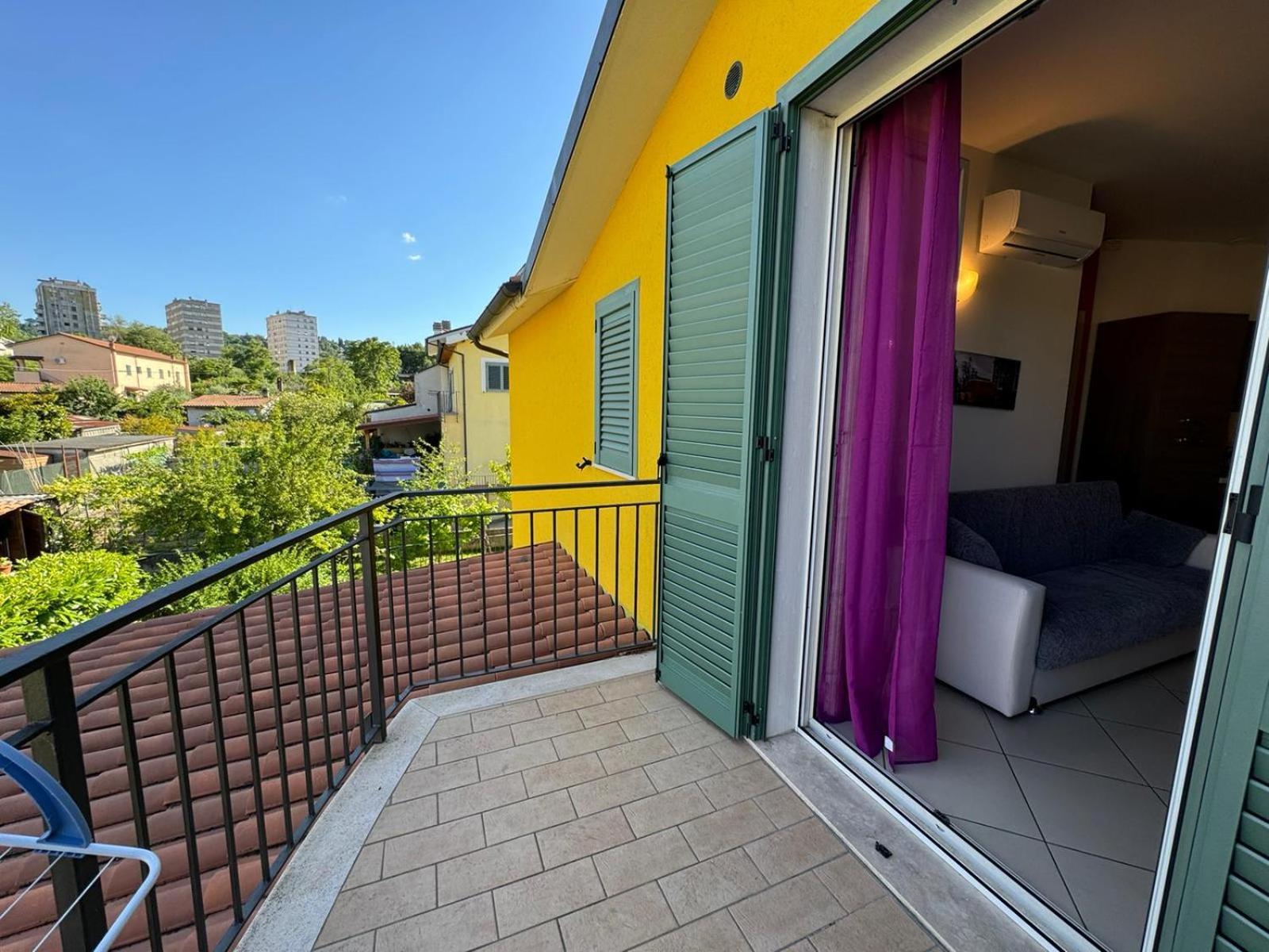 La Casa Di Glenda Ospedale Apartment Terni Bagian luar foto