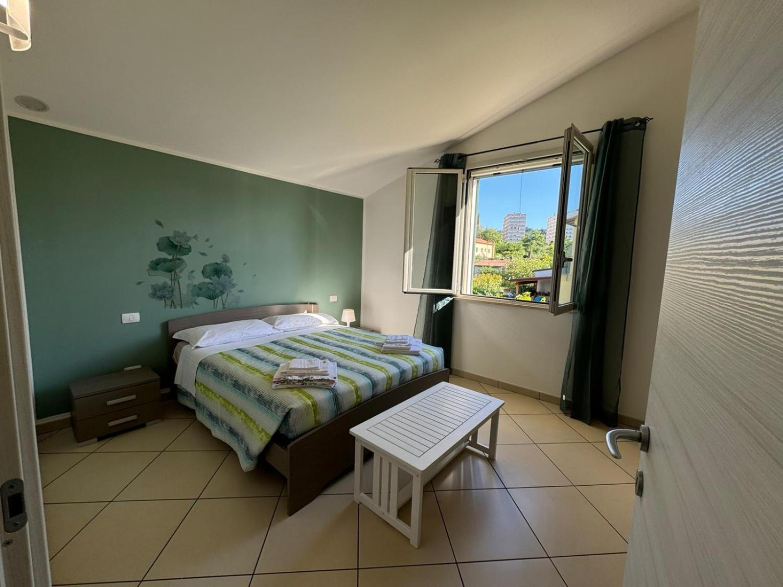 La Casa Di Glenda Ospedale Apartment Terni Bagian luar foto