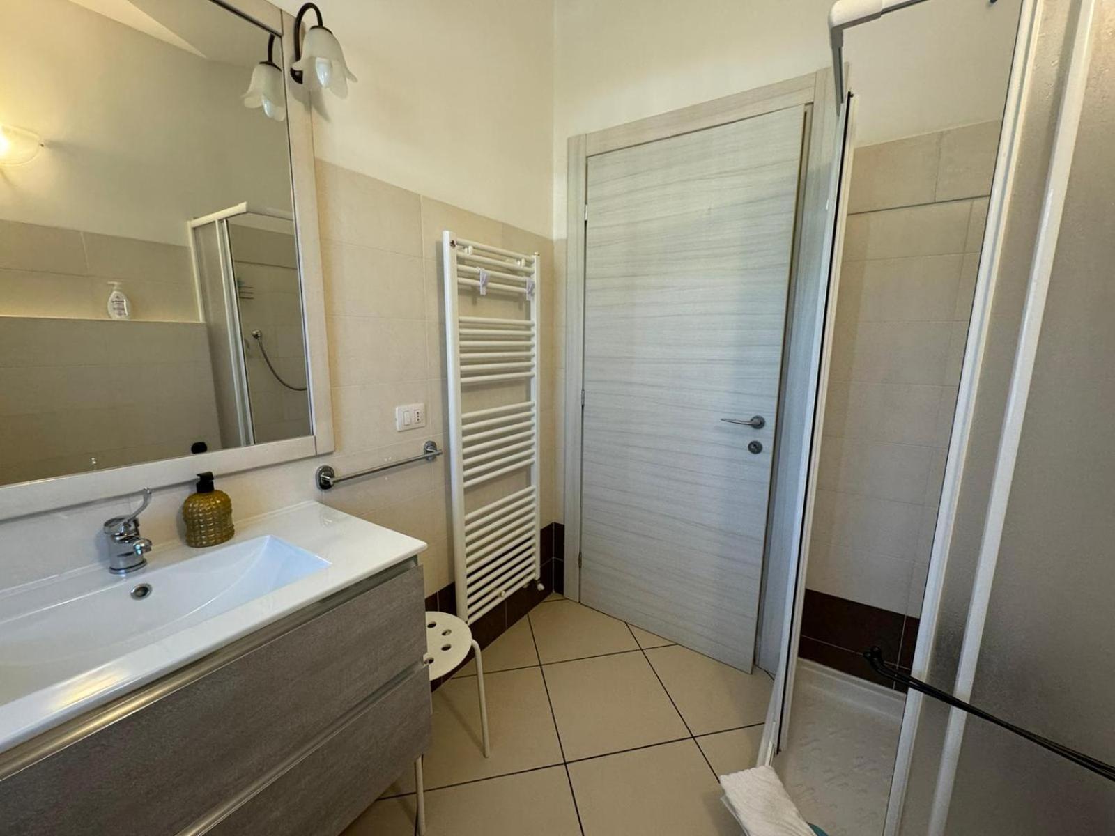 La Casa Di Glenda Ospedale Apartment Terni Bagian luar foto