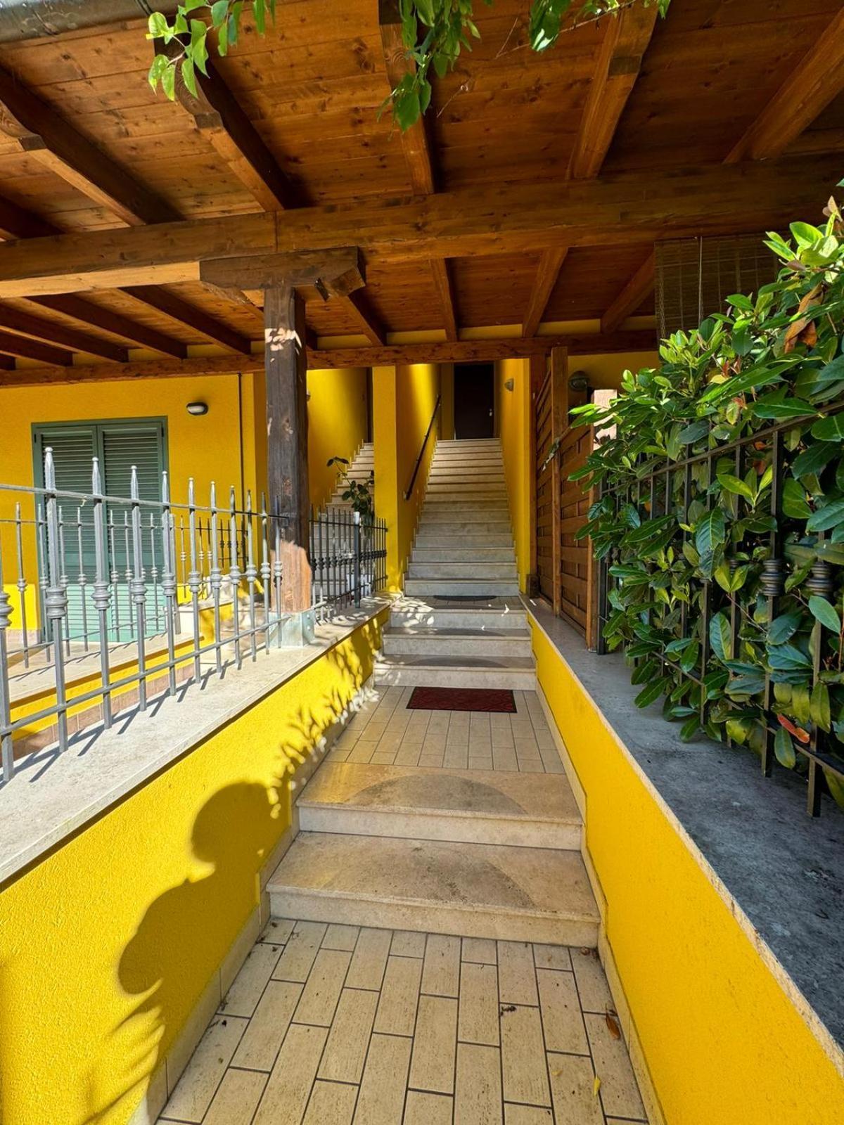 La Casa Di Glenda Ospedale Apartment Terni Bagian luar foto